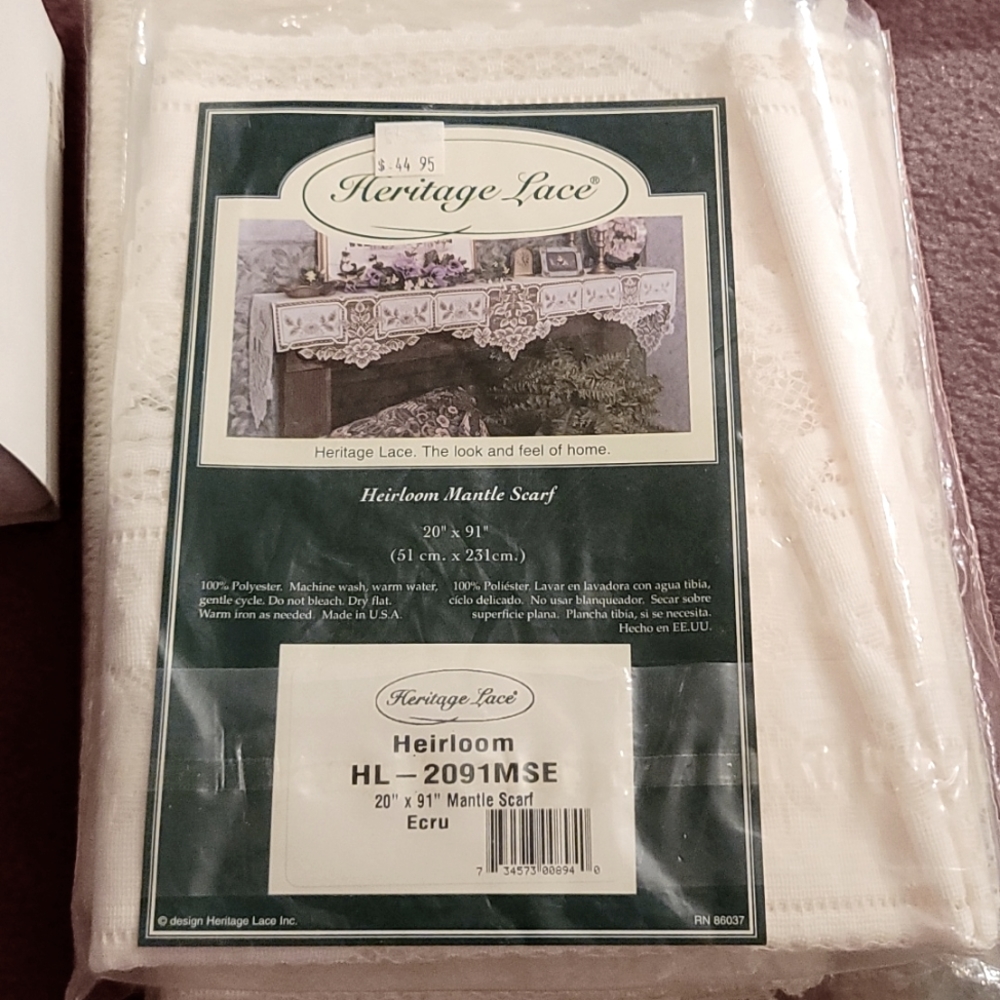 Heirloom Mantle Scarf